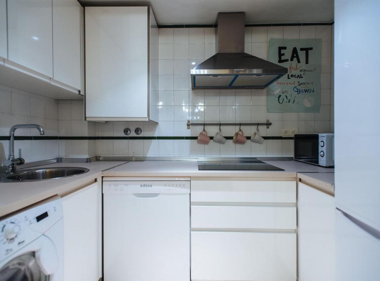 Pajaritos - Private Parking Included Apartment Seville